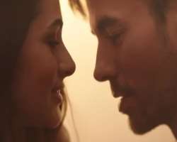 Renata could also be seen in the music videos of the songs like Eso No Va a Suceder by Ha*Ash and Pendejo sung by Enrique Iglesias.